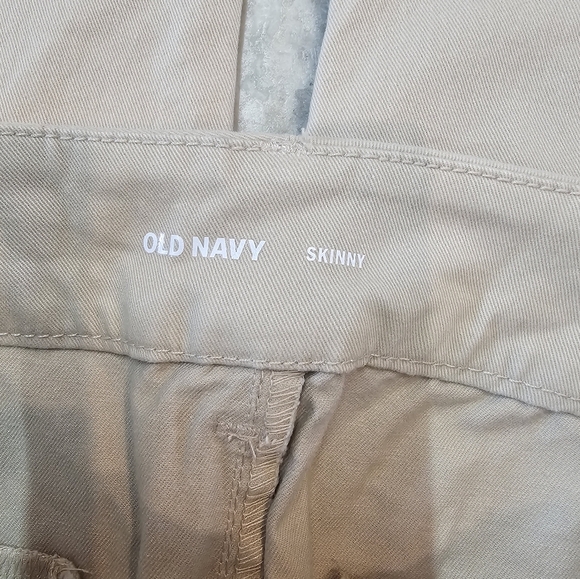 NWT Old Navy Khaki Stretch Twill Pants Women’s Size 6 | 29" Inseam Straight Fit - Picture 4 of 8